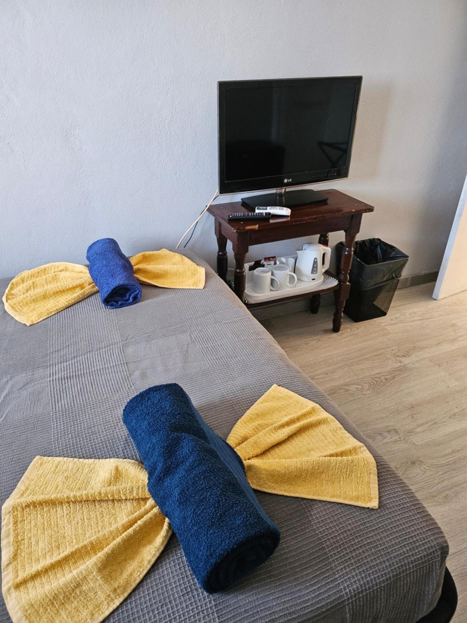 Guest House Casa Ramos On The Strip Albufeira Room photo